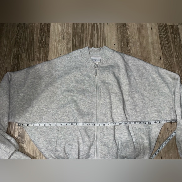 Blogilates Gray Full Zip Up Medium - Picture 3 of 7